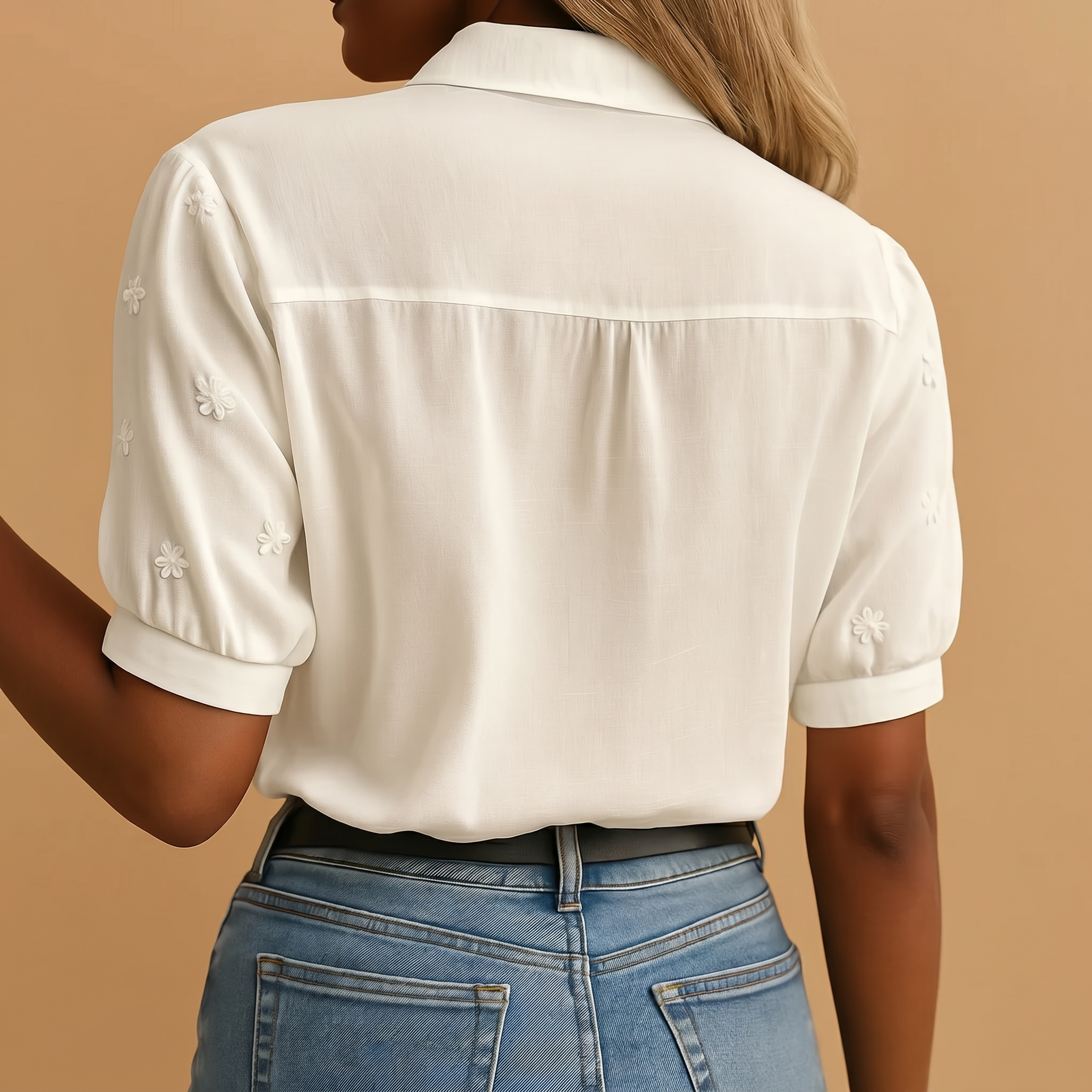 Elisa - Blusa Blanca Bordada con Encaje y Flores