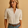 Elisa - Blusa Blanca Bordada con Encaje y Flores